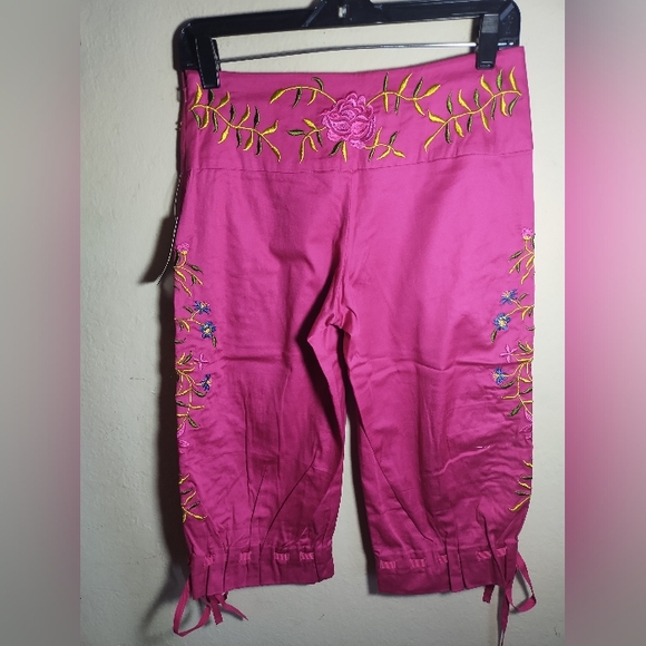 New Que Pants Crop Capri Boho Embroidered Pink - Picture 3 of 16
